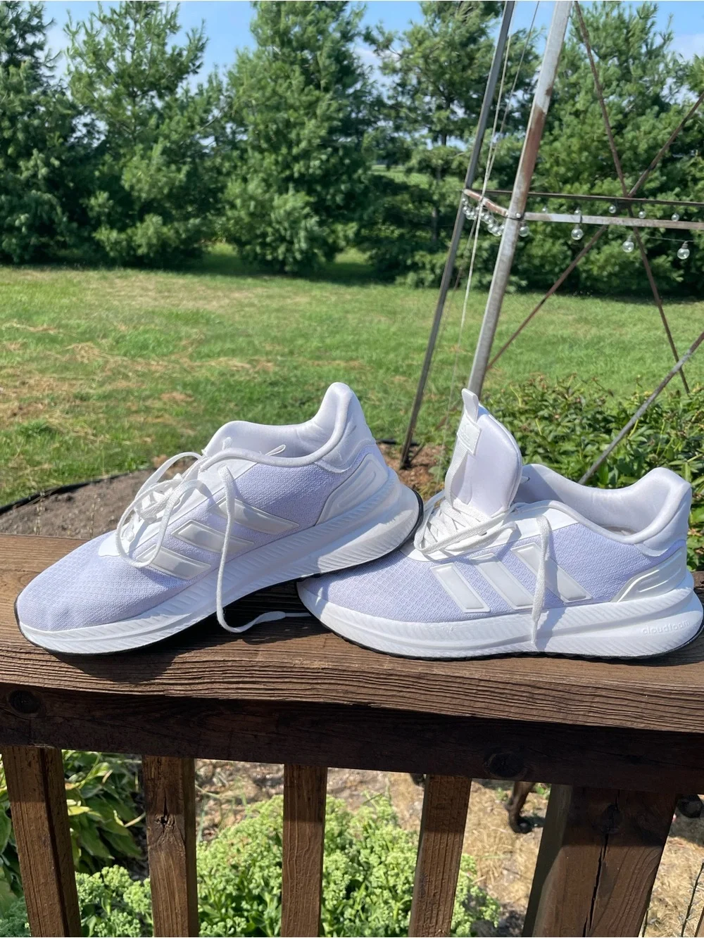 Adidas Men’s CloudFoam Athletic Shoes White size 11